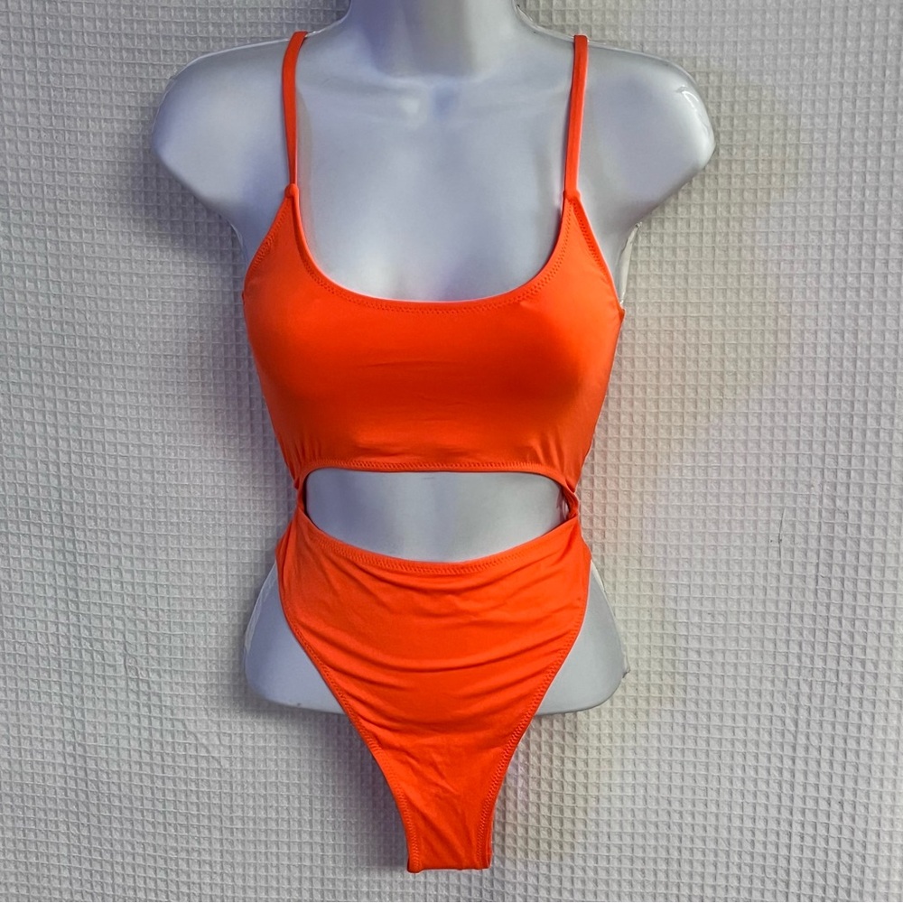 Meyeeka ladies  Orange Cutout monokini swimsuit size medium (NWT)